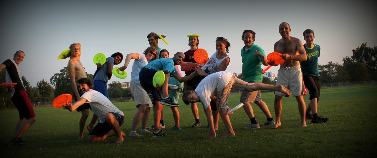 SSC Fisbee Abteilung Gruppenfoto (der halben Abteilung)