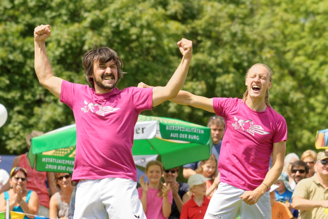 Florian Hess und Alex Leist jubeln ueber Vize Weltmeister Titel